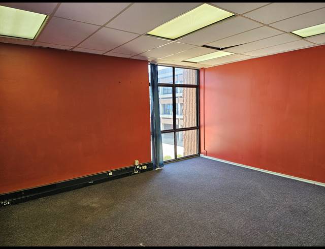 588M² OFFICE TO LET IN ALRODE
